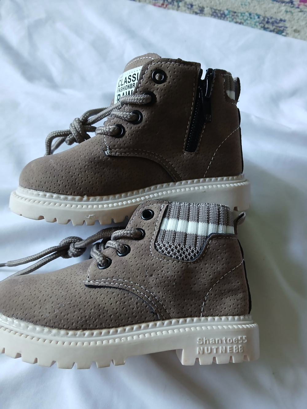 Classic Kids Brown Lace-Up Ankle Boots